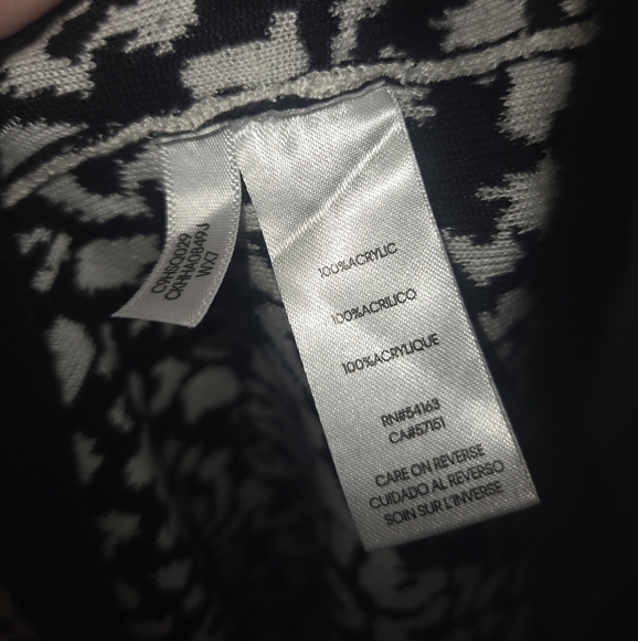 Calvin Klein Womems Animal Print Sweater. EUC Size M - Picture 8 of 8